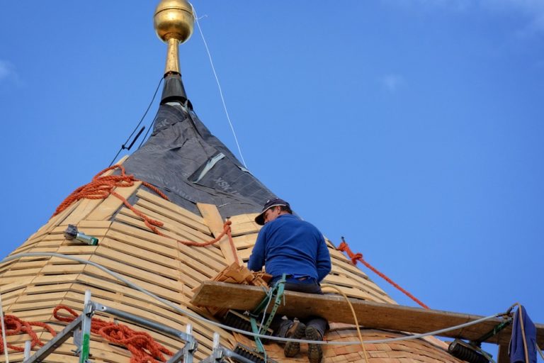 La réfection de toiture : Pourquoi faire appel à un couvreur?