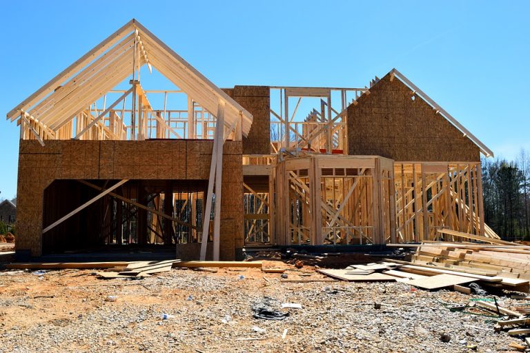 Astuces pour un coût de construction de maison à ossature bois réduit